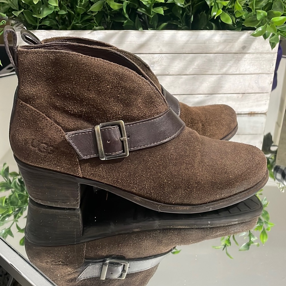 Ugg Wright Belted Shearling Lined Boot Brown Sued… - image 1